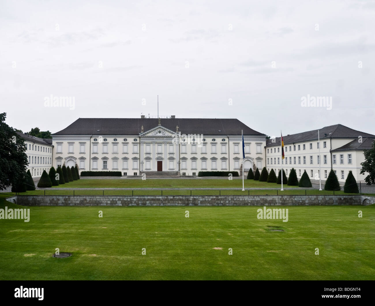 Bellevue Palace (Schloss Bellevue) Tedesco residenza presidenziale, architetto Philipp Daniel, il Tiergarten di Berlino, Germania Foto Stock