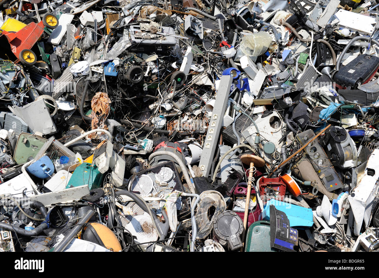 Germania Amburgo il riciclaggio dei rottami di elettronica a electronic recycling company TCMG, non utilizzato beni elettronici di consumo vengono raccolti e riciclati Foto Stock