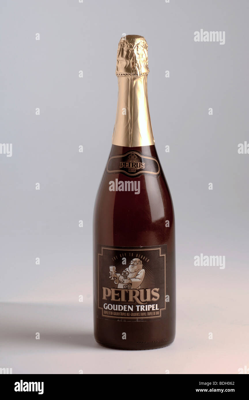 Bottle of pétrus immagini e fotografie stock ad alta risoluzione - Alamy