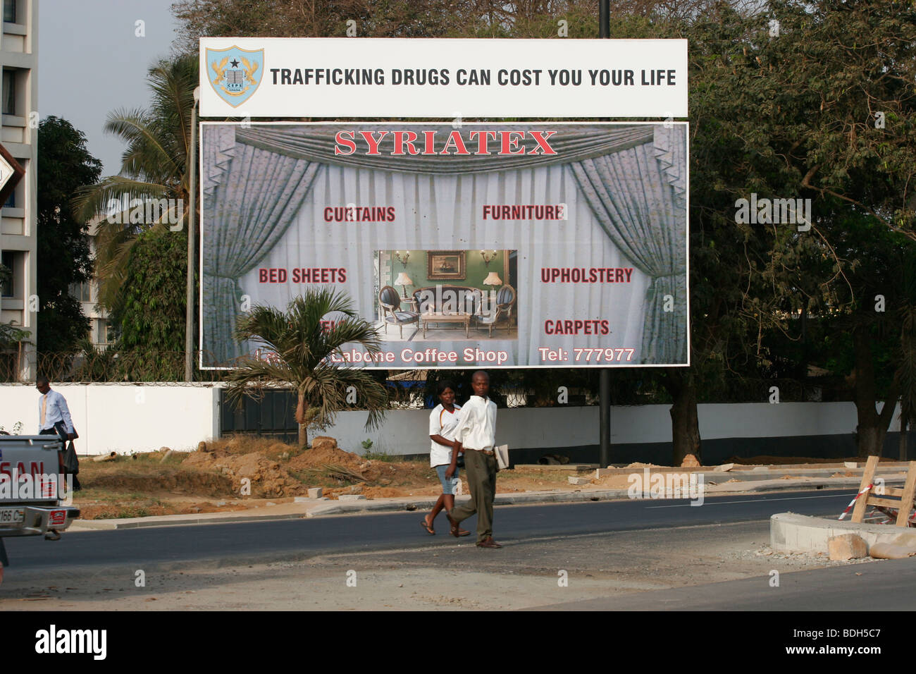 Lotta contro il traffico di droga poster nel centro di Accra. Il Ghana. Africa occidentale. Foto Stock