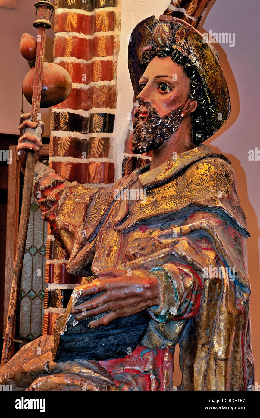 Spagna, Astorga: Medievale statua di San Giacomo come pellegrino nel Palazzo del Vescovo Foto Stock