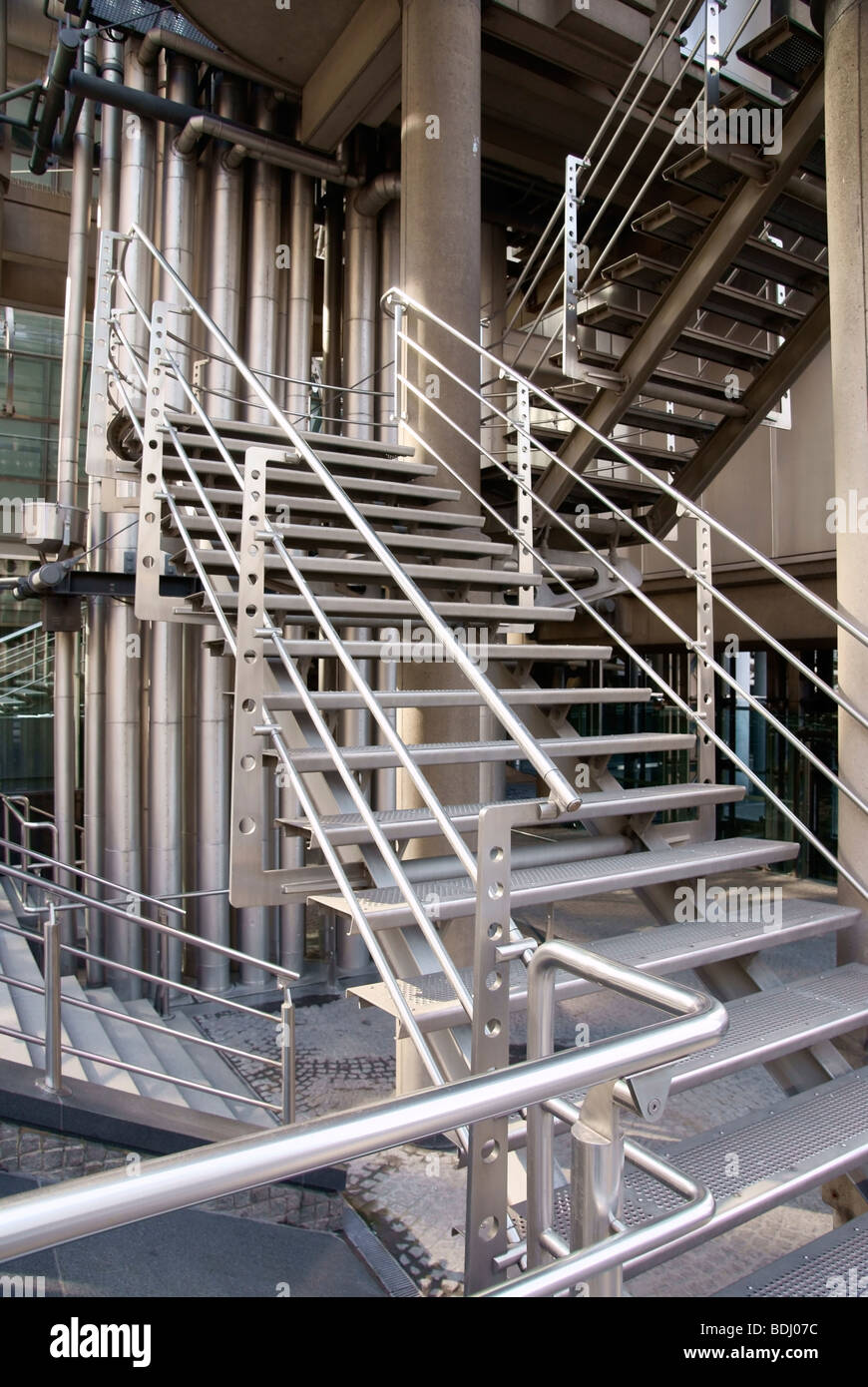 La lobby entrata su torri del Lloyds Building, Londra Foto Stock La lobby entrata su torri del Lloyds Building, Londra Foto Stock