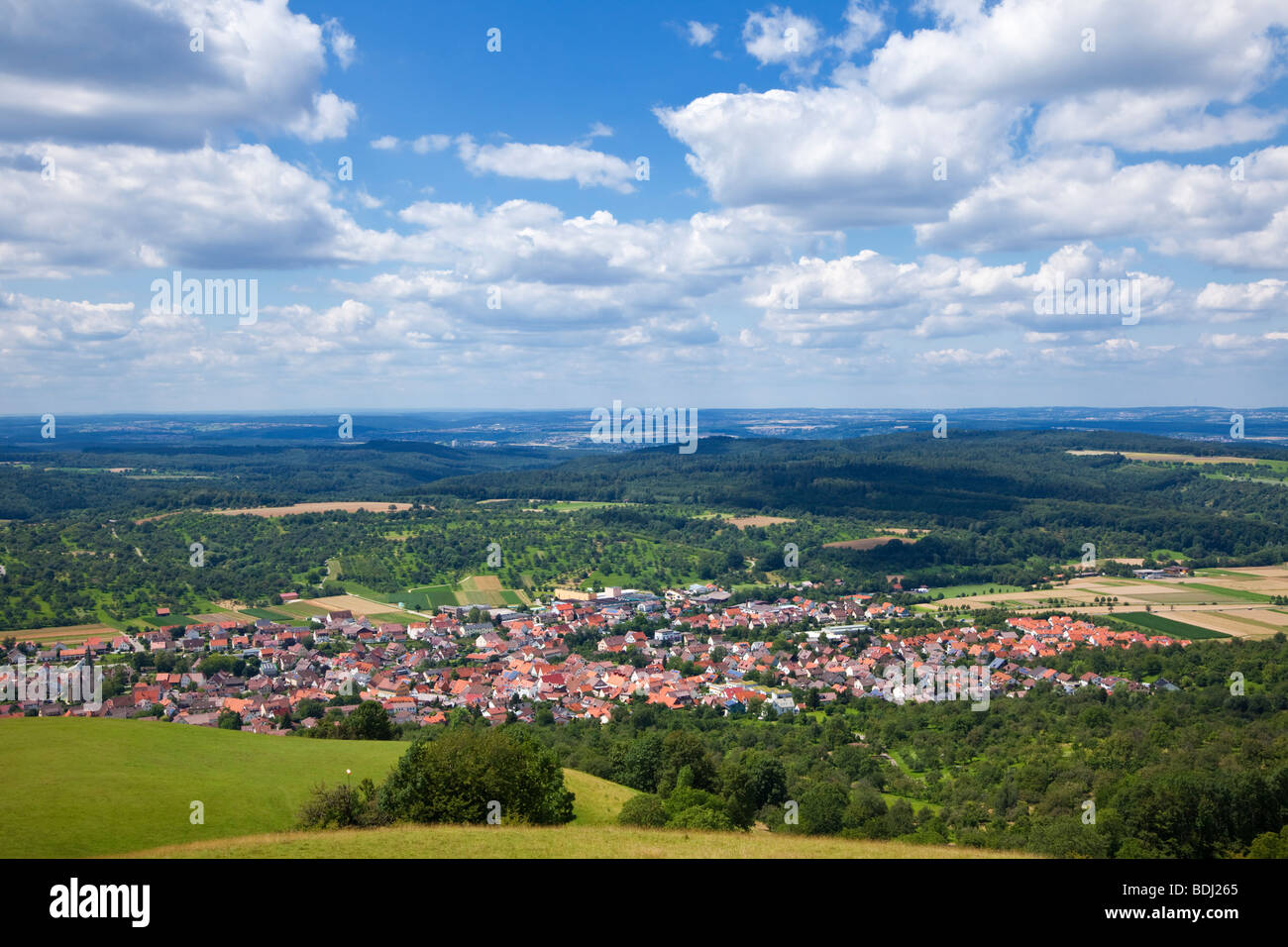 La Germania e il paesaggio di campagna nel Baden-Wurttemberg e città di Owen, Germania, Europa Foto Stock