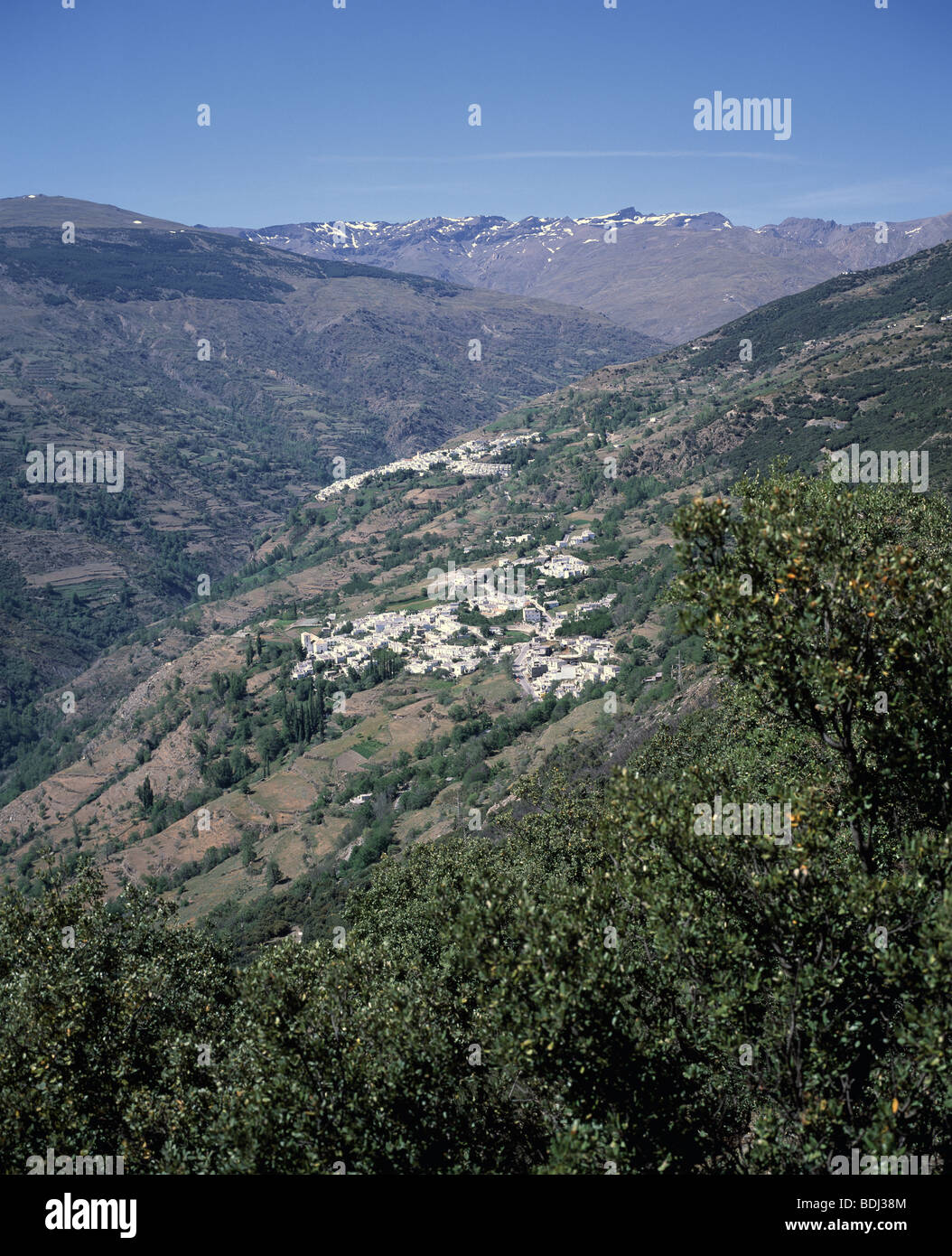 Villaggi di Bubion e Capileira nella Gola di Poqueira, Alta Alpujarras, Granada, Andalusia. Foto Stock