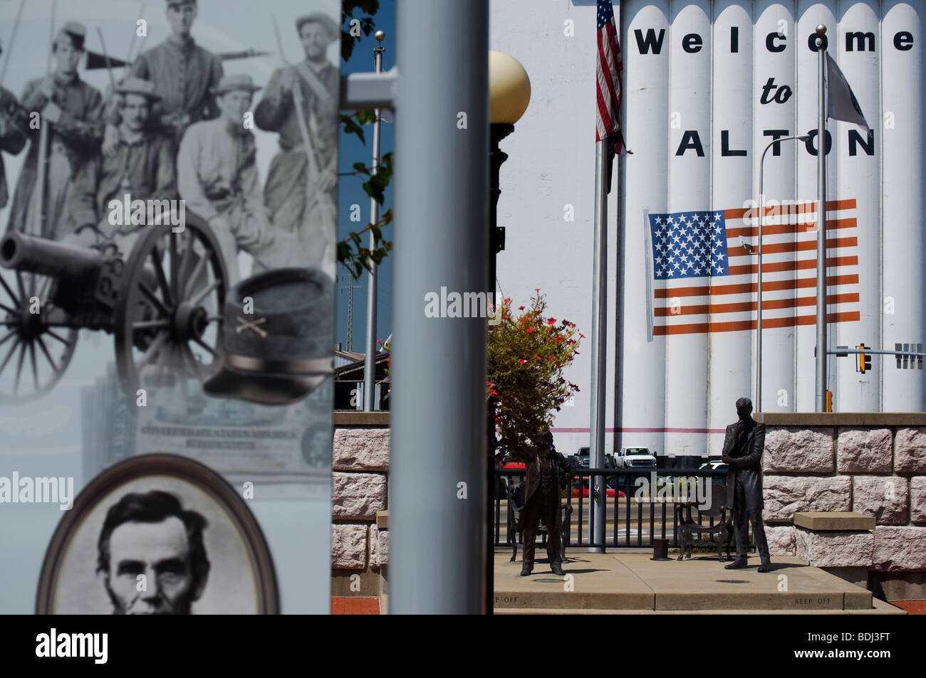 Statue di Stephen A. Douglas e Abramo Lincoln discutendo sulla Lincoln Douglas quadrato in Alton Illinois Foto Stock