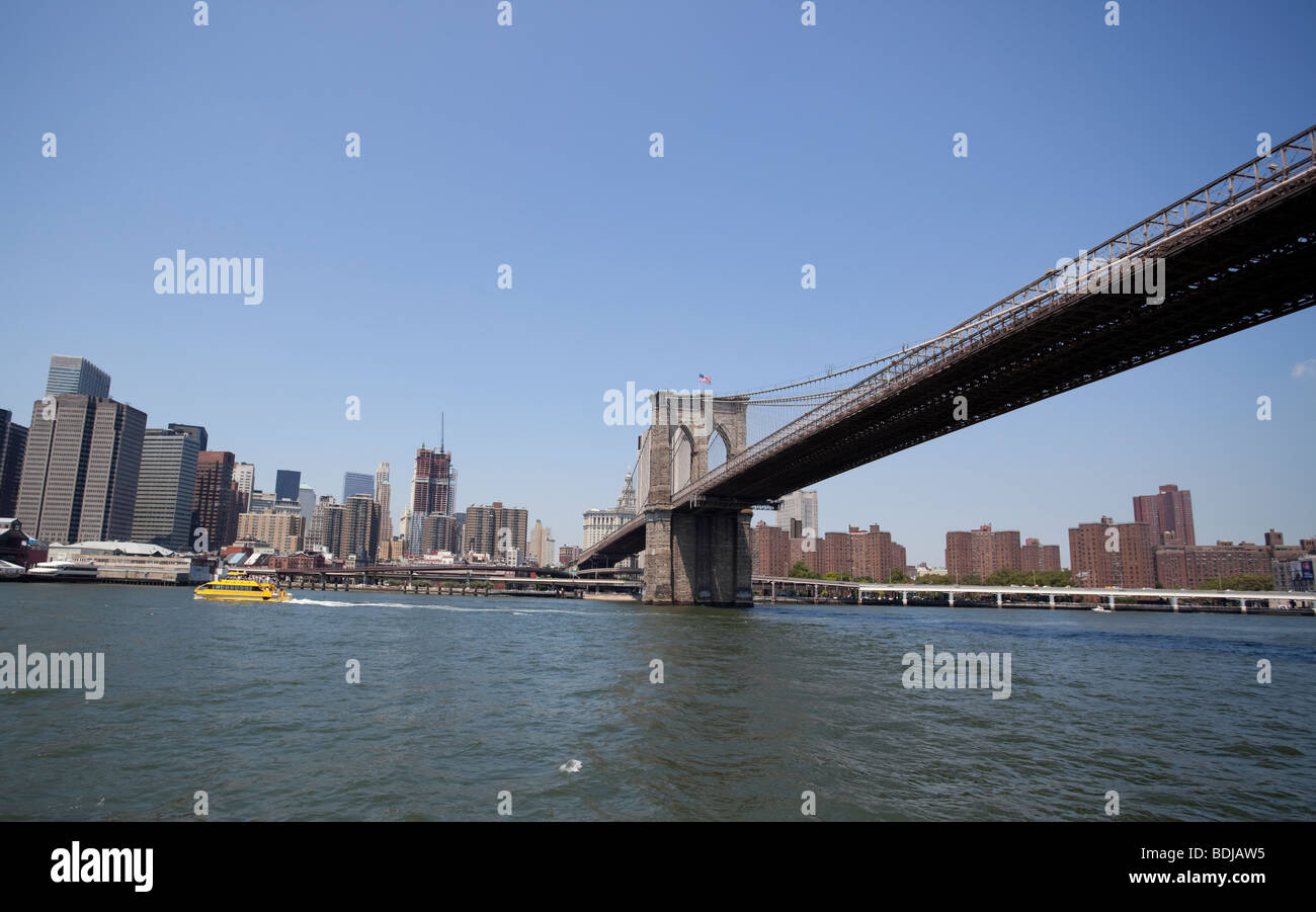 Ponte di Brooklyn sul fiume Hudson, New York City, Stati Uniti d'America Foto Stock