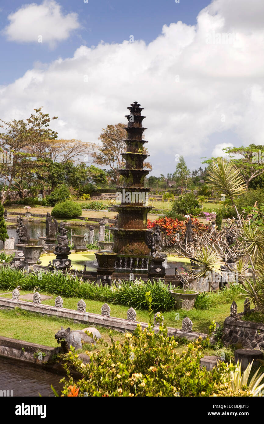 Indonesia, Bali, Tirta Gangga, acqua giardino del palazzo, Bwah, livello medio, Nawa Sanga fontana Foto Stock