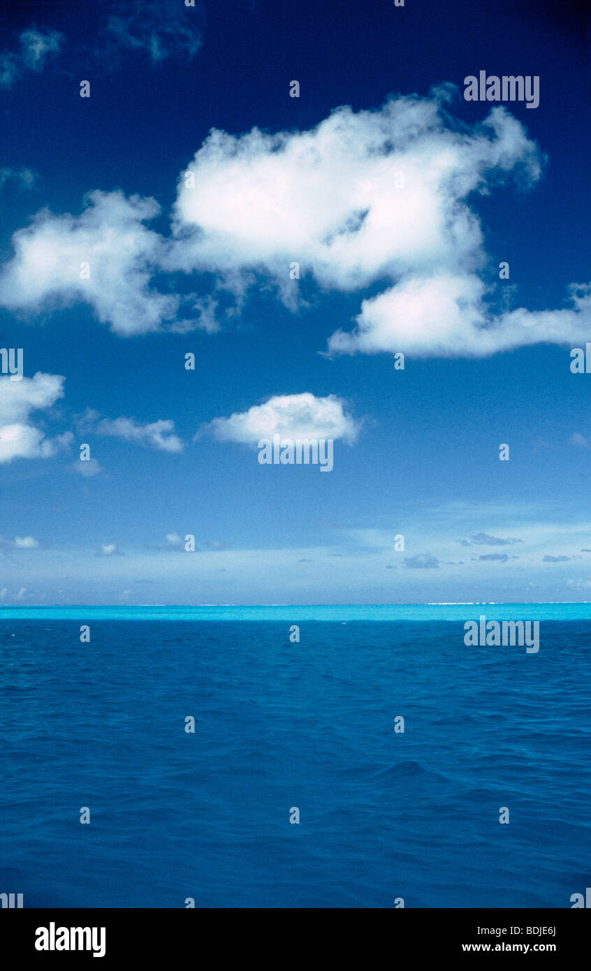 Seascape tropicale, oceano e cielo Foto Stock