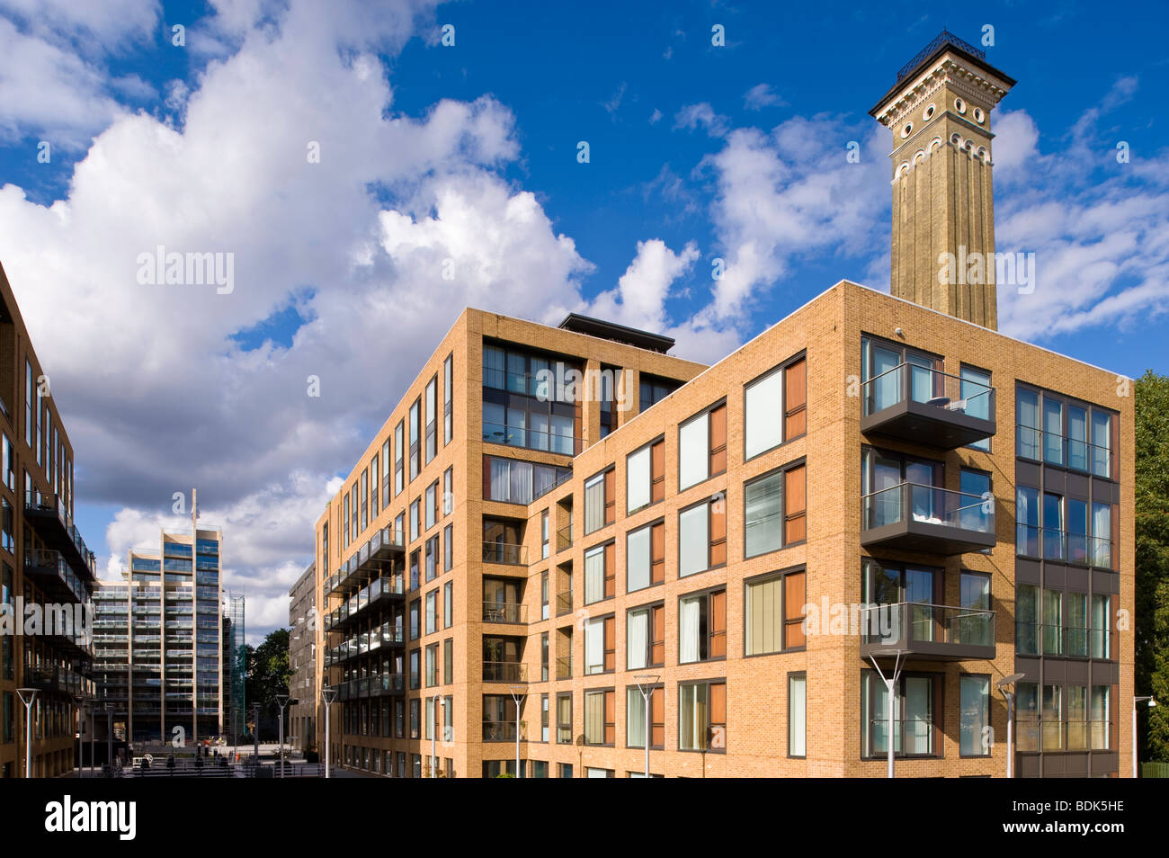 Appartamenti di recente costruzione da canal, Grosvenor Waterside, SW3, London, Regno Unito Foto Stock