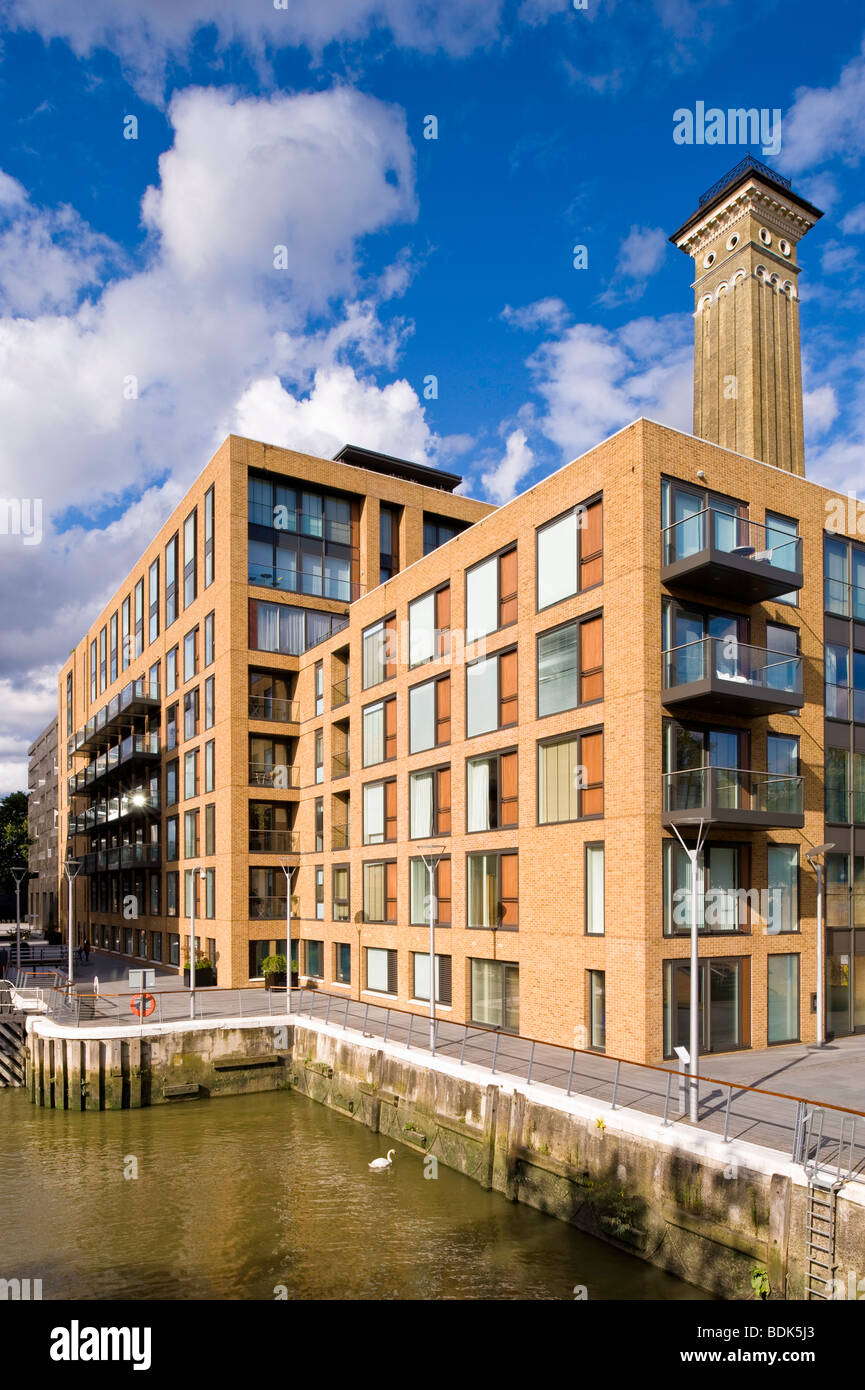 Appartamenti di recente costruzione da canal, Grosvenor Waterside, SW3, London, Regno Unito Foto Stock