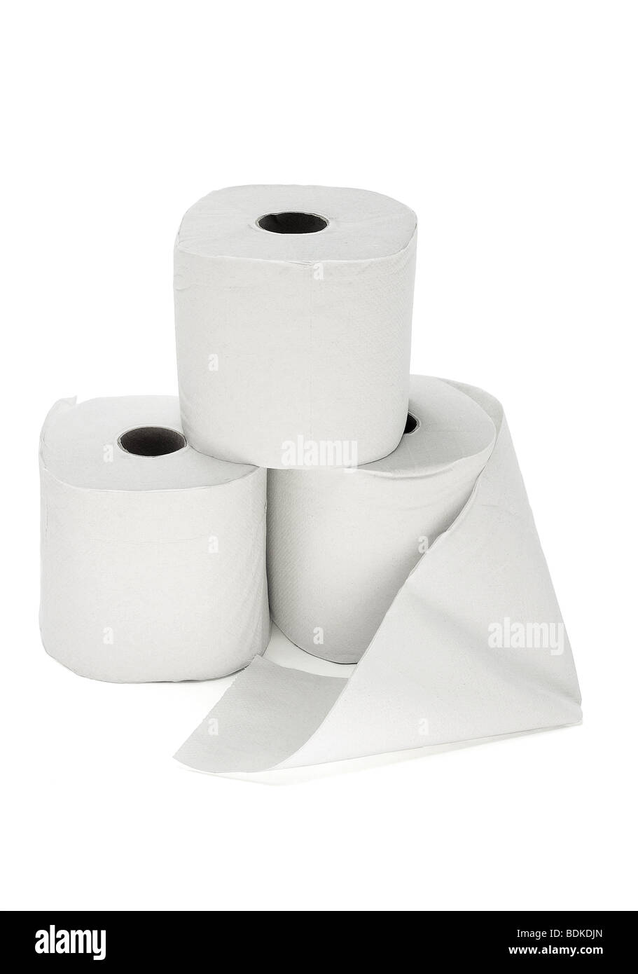 Tre rotoli di carta igienica disposti su sfondo bianco Foto Stock