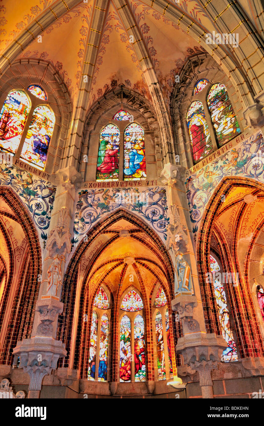 Spagna, Astorga: Capilla all'interno del palazzo del vescovo di Antonio Gaudí Foto Stock