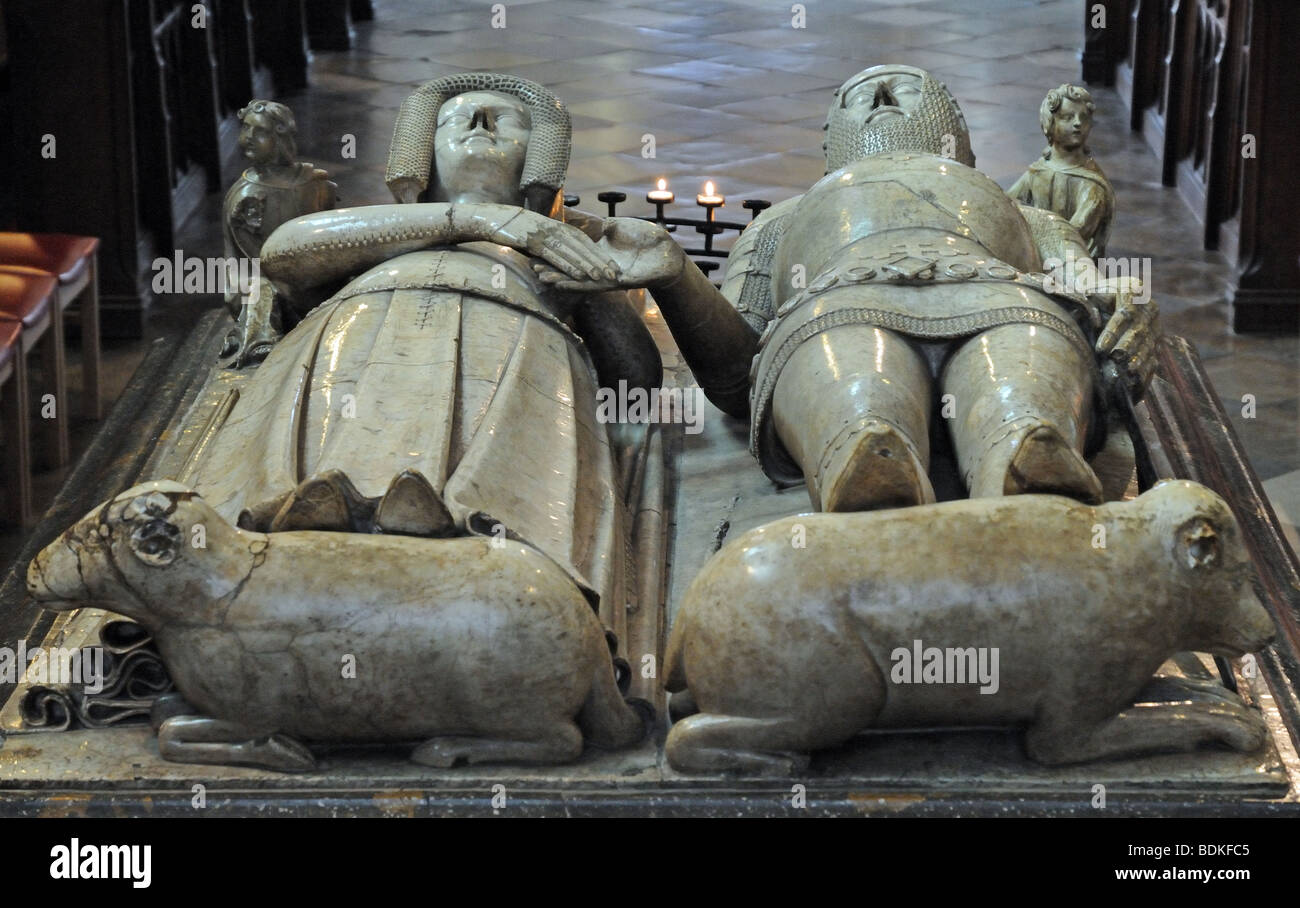 Tomba e Memoriale di Thomas Beauchamp Conte di Warwick e di sua moglie Katherine St Mary's Church Warwick Inghilterra Foto Stock