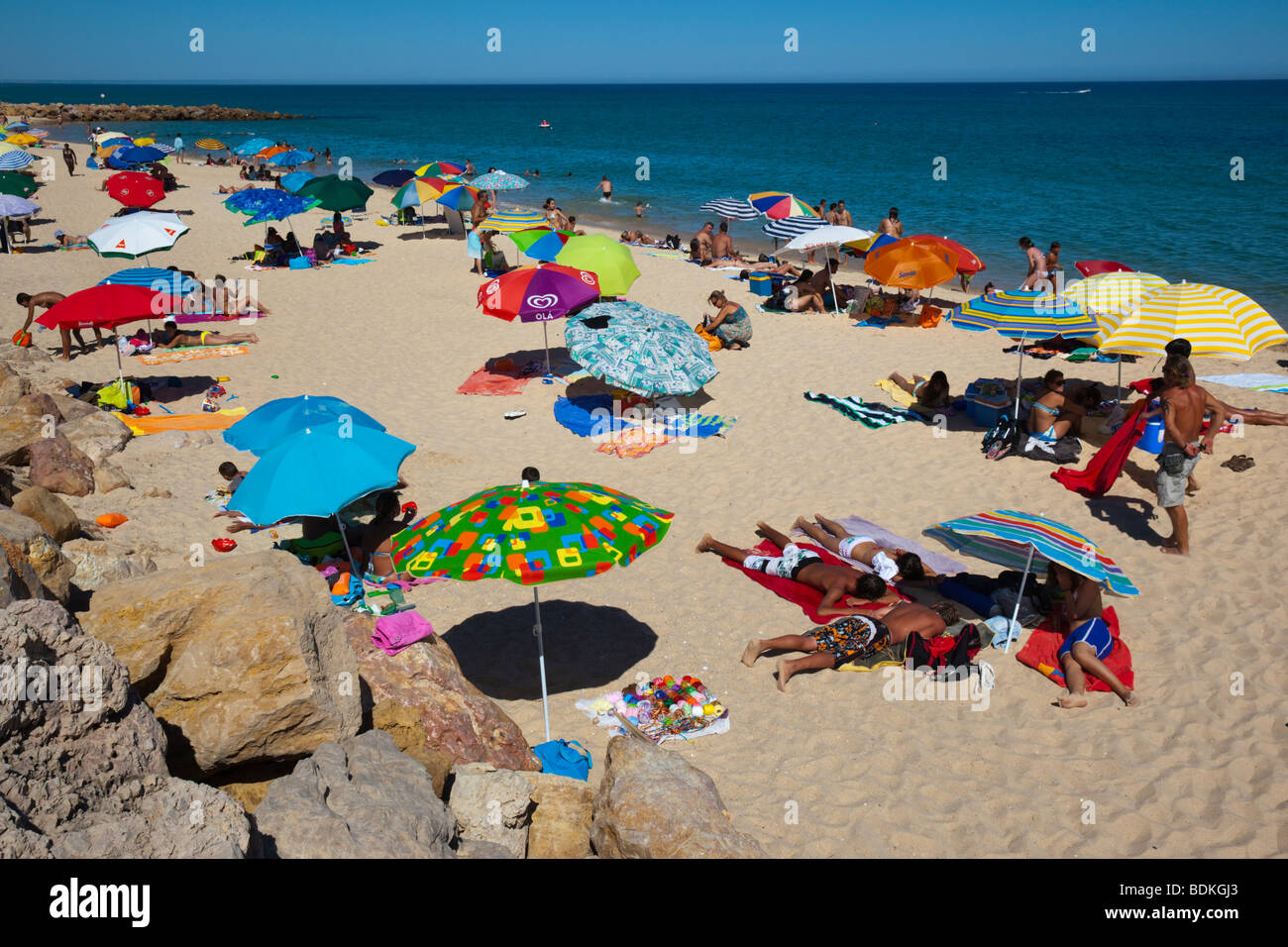 Ilha do Farol - Spiaggia con i vacanzieri, Ria Formosa, Faro, Portogallo Foto Stock