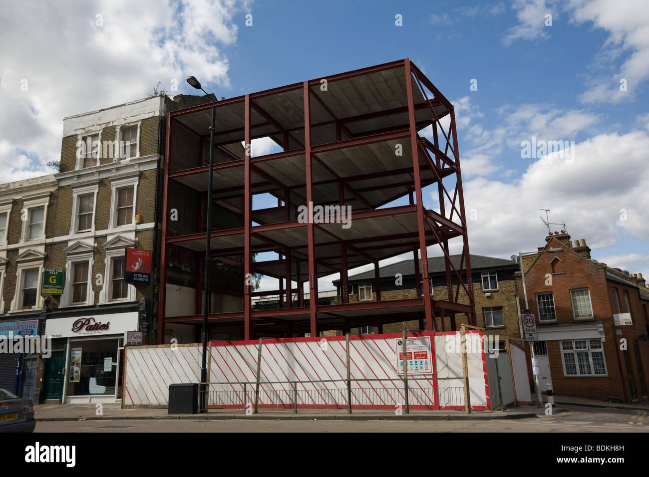 'Edificio incompiuto' in 'Bethnal Green Road' 'London Borough of Tower Hamlets' GB UK Foto Stock