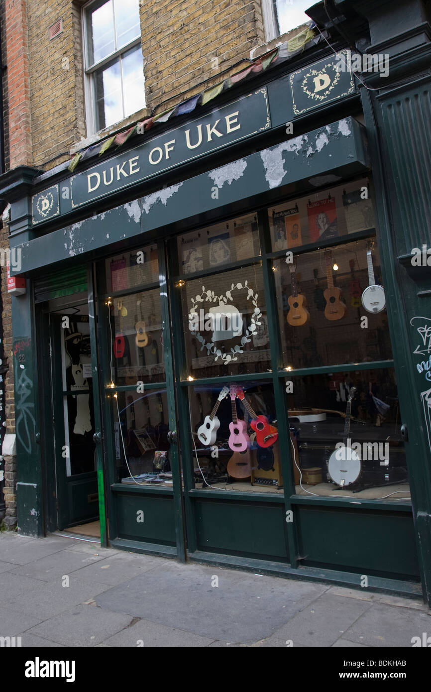 'Duke of uke" shopfront, Hanbury Street London GB UK Foto Stock