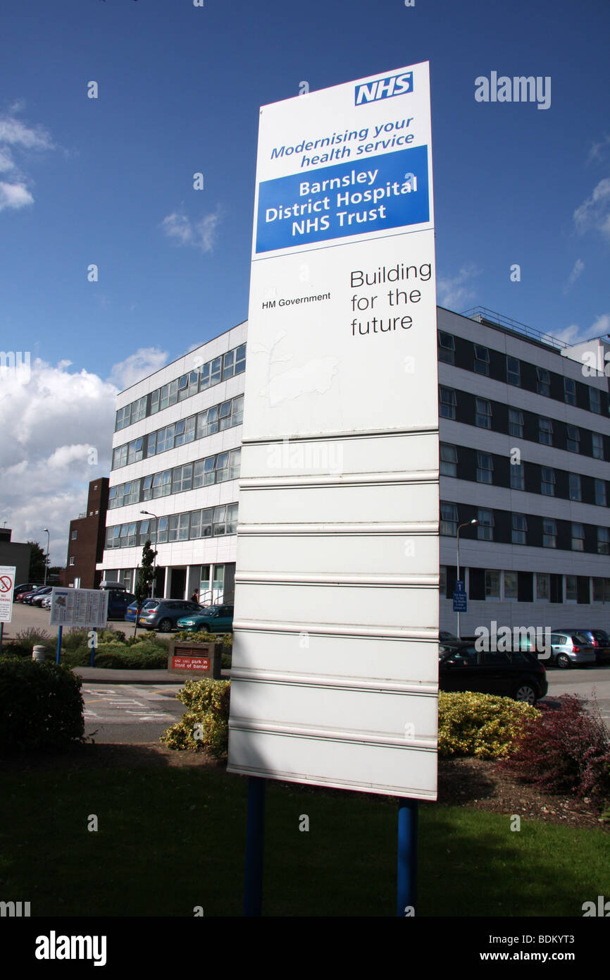 Segno in entrata a Barnsley Ospedale, Barnsley, South Yorkshire Foto Stock
