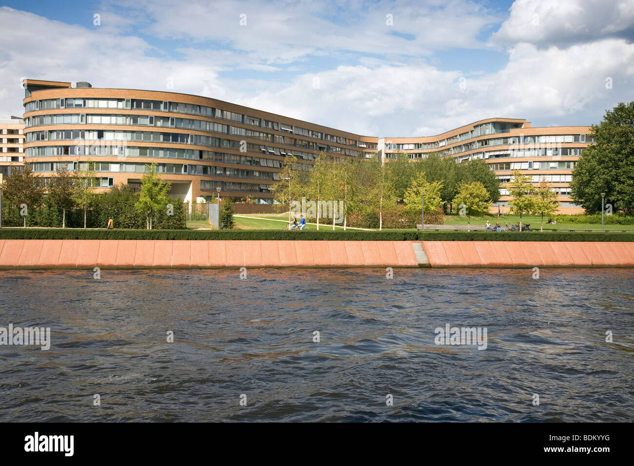 Moabiter Werder - area residenziale per i dipendenti del governo, architetto Georg Bumiller, Berlino, Germania Foto Stock