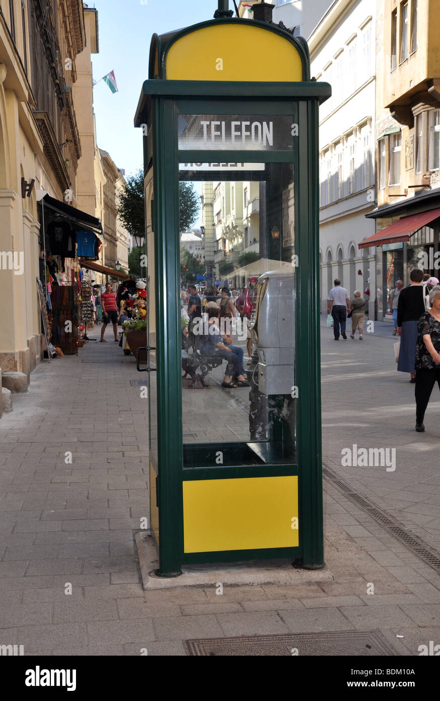 Europa orientale, Ungheria, Budapest, un retrò phonebooth Foto Stock