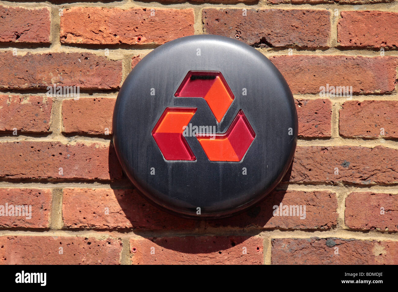 La Natwest Bank logo al di fuori di una filiale a Egham, Surrey. Agosto 2009 Foto Stock