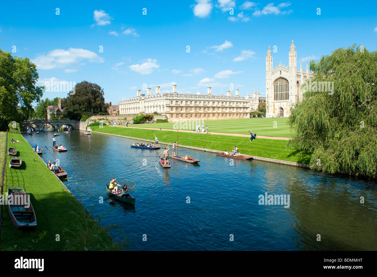 Punting sul fiume Cam, Cambridge, Regno Unito Foto Stock