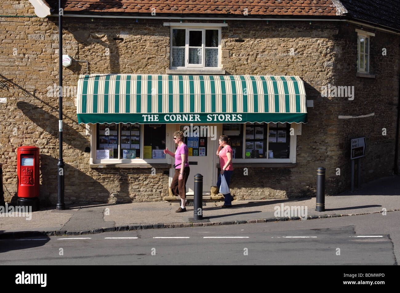 Negozio di paese, Turvey, Bedfordshire, England, Regno Unito Foto Stock