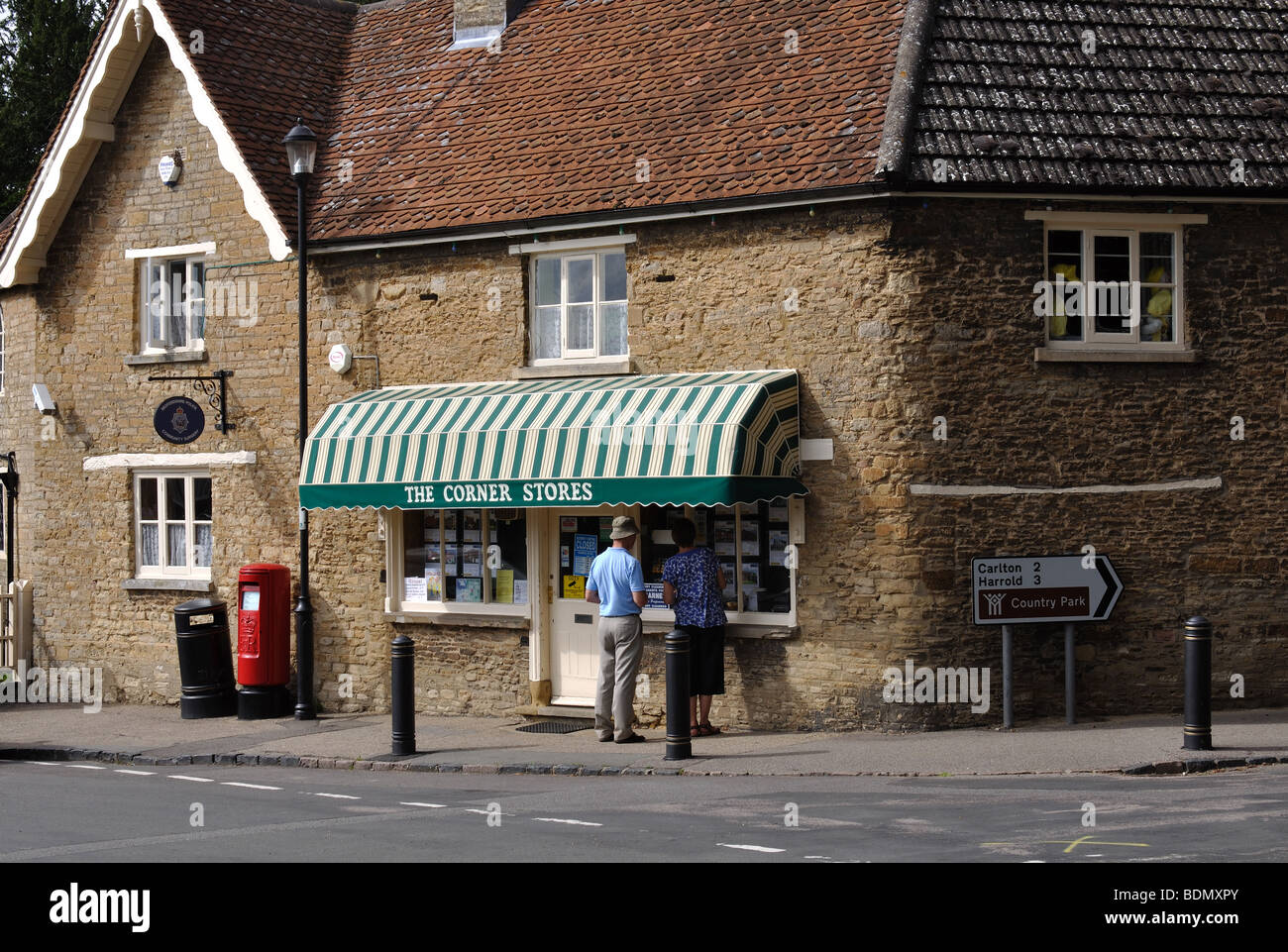 Negozio di paese, Turvey, Bedfordshire, England, Regno Unito Foto Stock