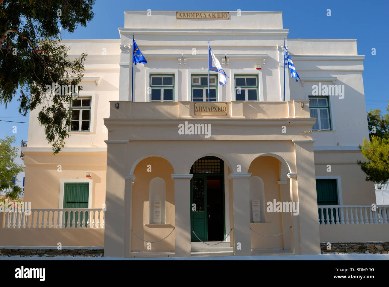 Il Museo Archeologico di Ios è in questo edificio neoclassico, vicino alla fermata del bus, nel centro di Hora 'Villaggio'.Il... Foto Stock