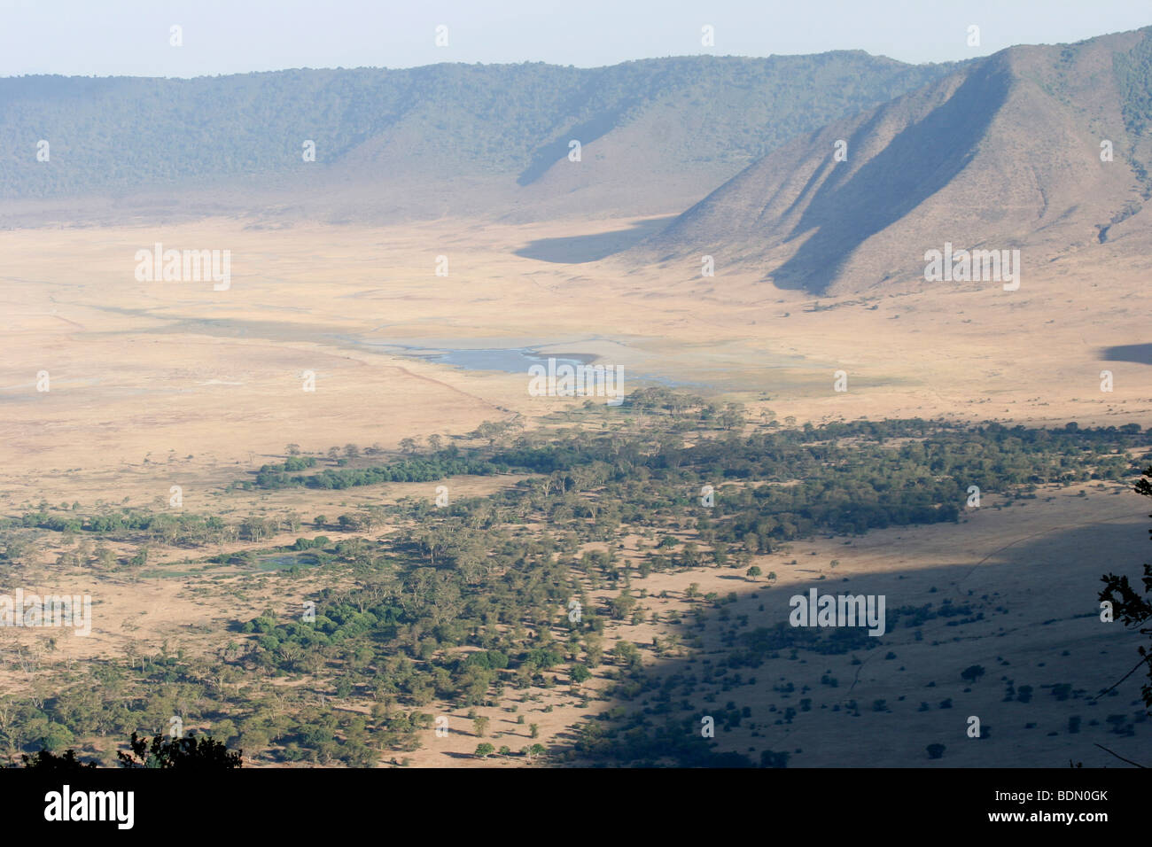 In Africa, la Tanzania, il cratere di Ngorongoro una vista della formazione geologica Foto Stock