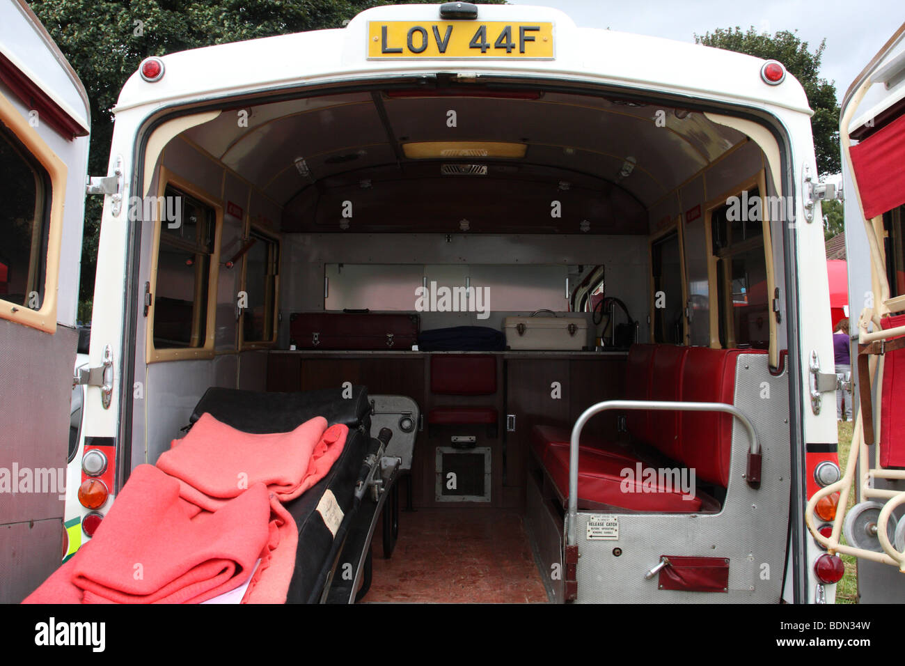 L'interno di un 1960 ambulanza. Foto Stock