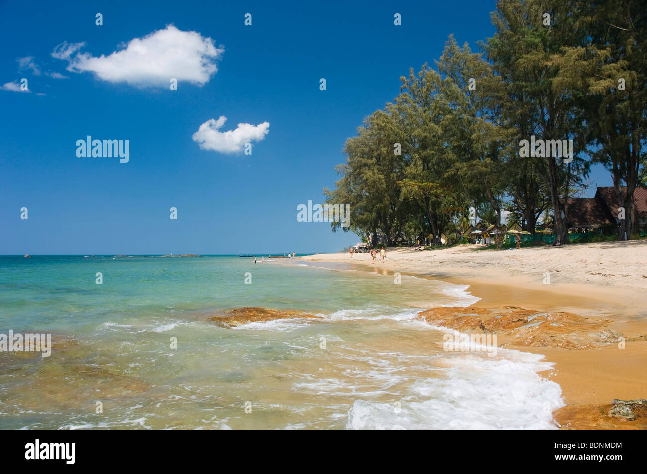 Spiaggia di sabbia, Nang Thong Beach, Khao Lak, sul Mare delle Andamane, Thailandia, Asia Foto Stock