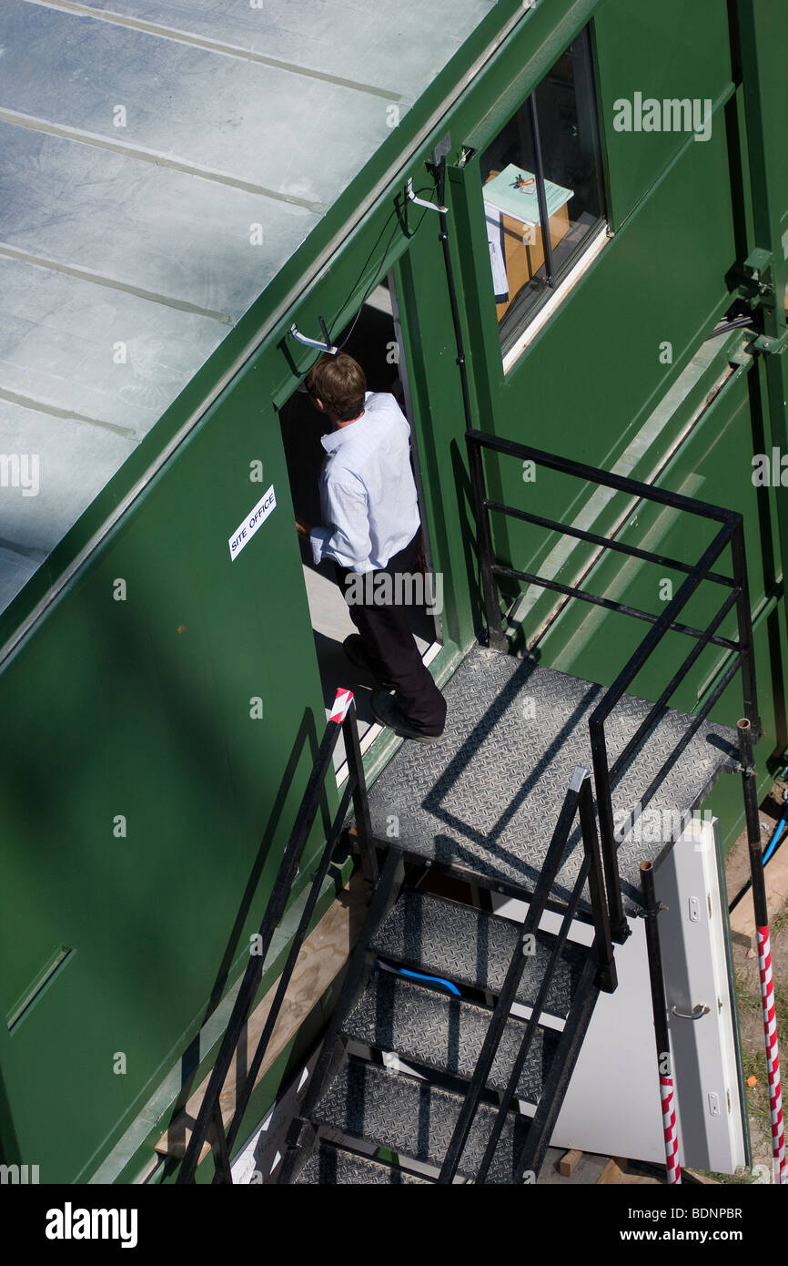 Vista verticale costruzione edilizia ufficio del sito Foto Stock