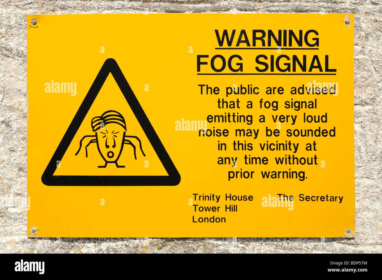 Segnale di nebbia segnale di avvertimento in prossimità di un faro, England, Regno Unito, Europa Foto Stock