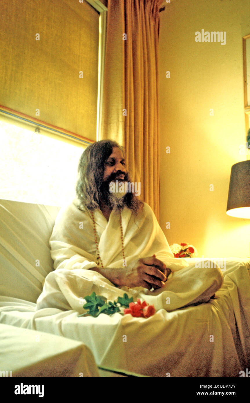 MAHARISHI YOGI mistico indiano che hanno meditato con i Beatles nel 1968 Foto Stock