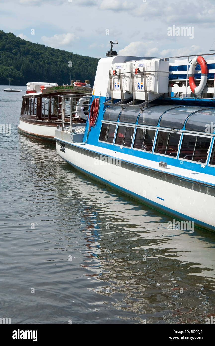 Barche sul Lago di Windermere. Foto Stock