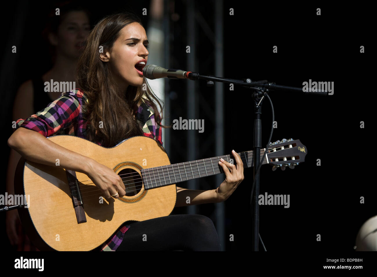 Swiss cantautrice Lea Lu performing live al Rock The Docks aria aperta in Zug, Svizzera, Europa Foto Stock