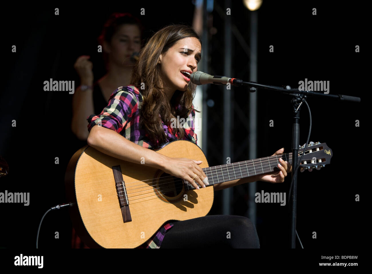 Swiss cantautrice Lea Lu performing live al Rock The Docks aria aperta in Zug, Svizzera, Europa Foto Stock