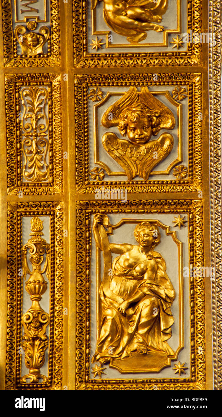 Roma Italia Santa Maria Maggiore dettaglio in oro Foto Stock