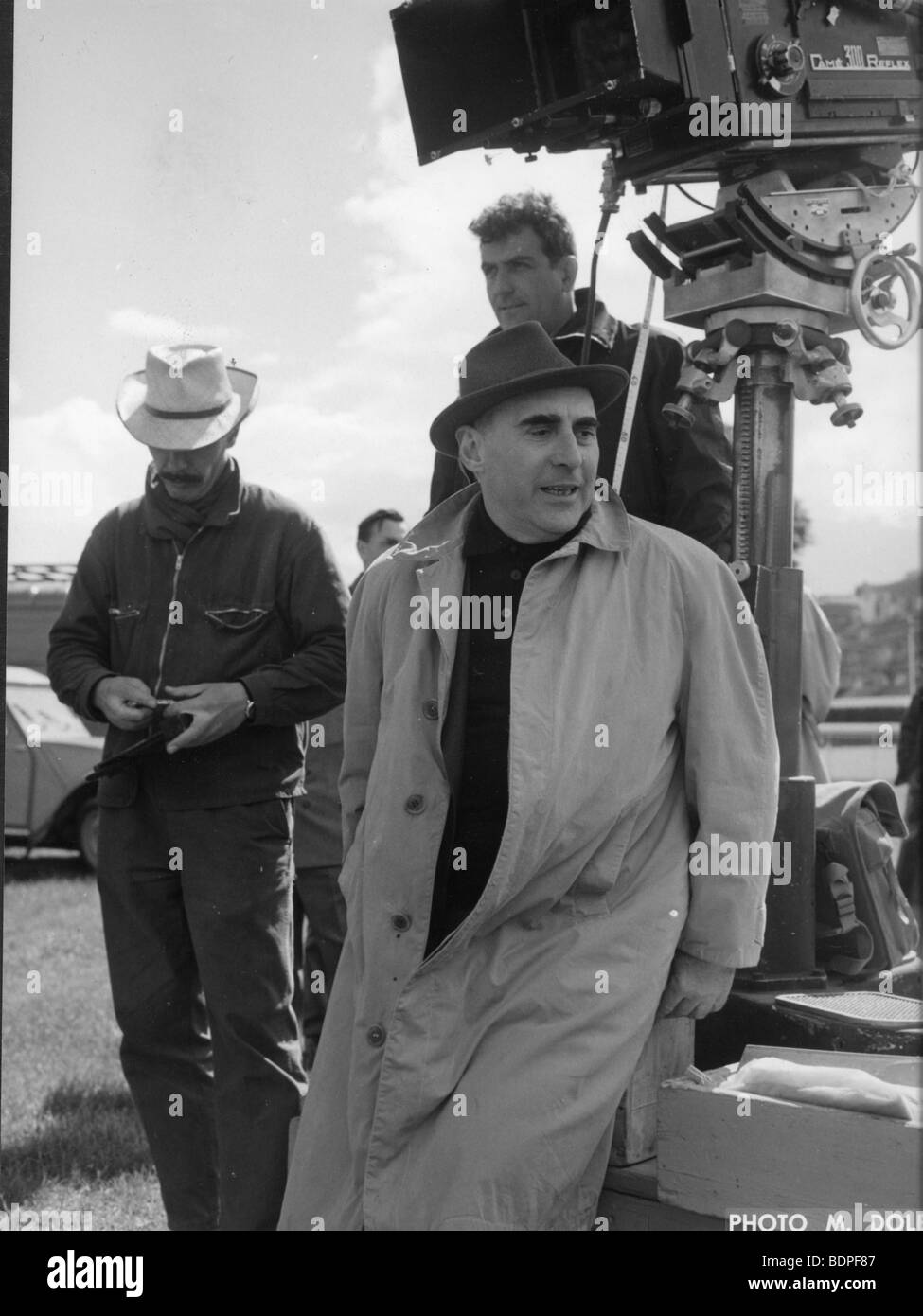Le gentleman d'Epsom Anno: 1962 Regia: Gilles Grangier Gilles Grangier immagine di scatto Foto Stock
