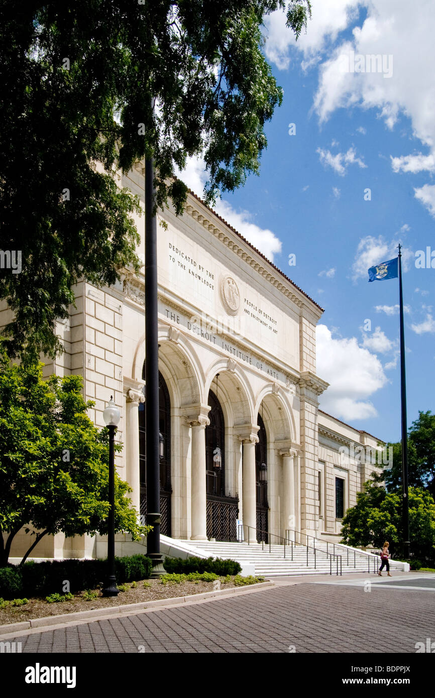 Entrata in marmo per il Detroit Institute of Arts a Woodward Avenue a Detroit, MI. Completato nel 1927 in stile Beaux Arts Foto Stock