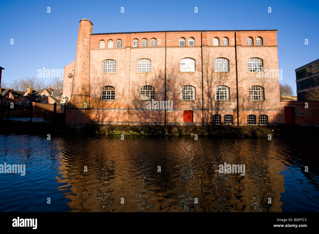 Magazzino di canalside ristrutturato precedentemente di proprietà di British Waterways, Nottingham, Inghilterra. Foto Stock