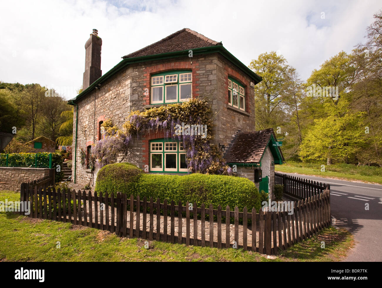 Regno Unito, Gloucestershire, Foresta di Dean, Parkend, il Luccio Cottage, ex casello turnpike Foto Stock