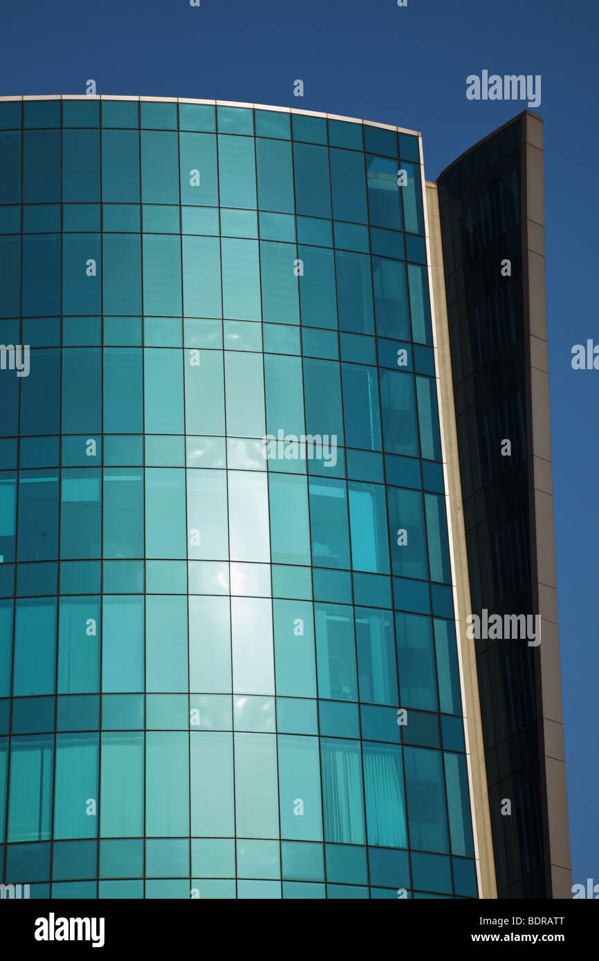 Edificio moderno nel cielo Foto Stock