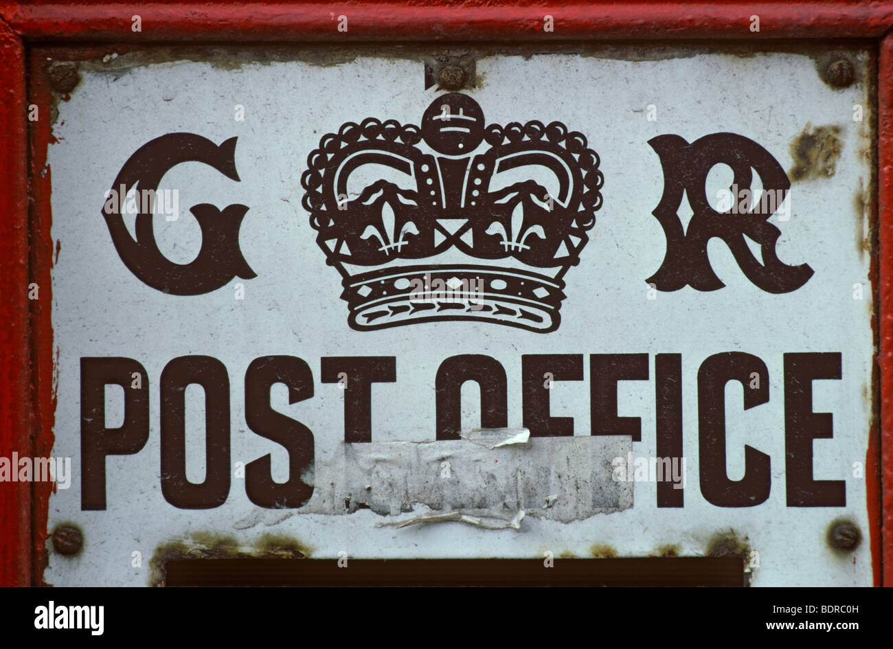 Re Giorgio V insegne su un red britannico postbox, North Devon Foto Stock