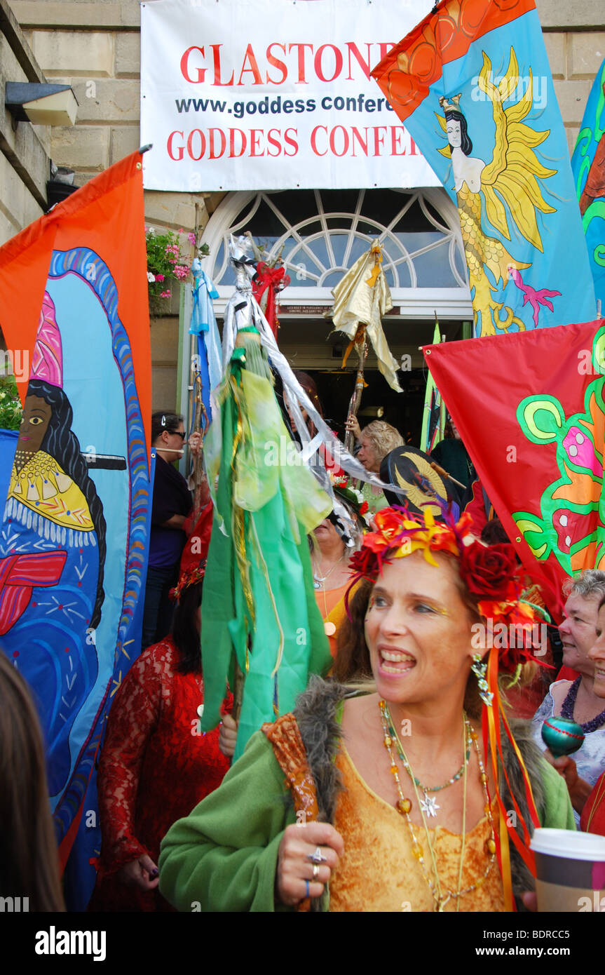 La raccolta a Glastonbury Town Hall per il 2009 Conferenza della dea, Somerset, Inghilterra Foto Stock