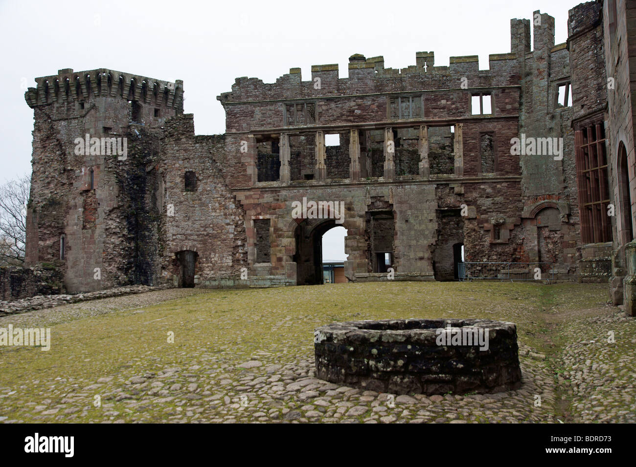 Raglan Castle in Monmouthshire Galles del Sud Foto Stock