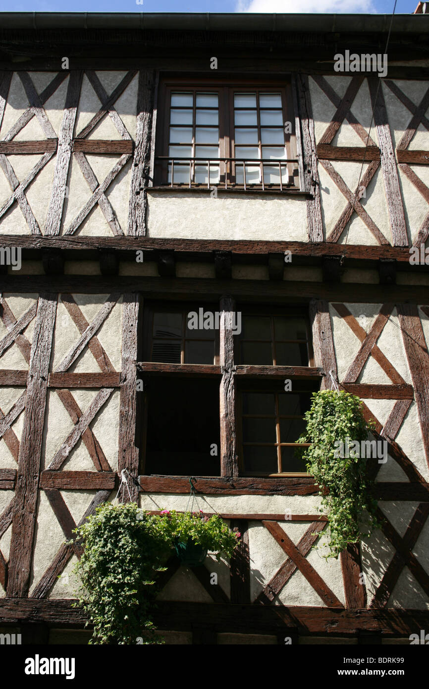 Superstite casa medievale nel cuore di La Reole, Francia Foto Stock