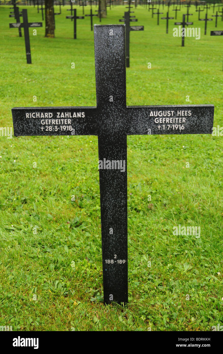 Il tedesco War Graves al Fricourt sulle somme Foto Stock