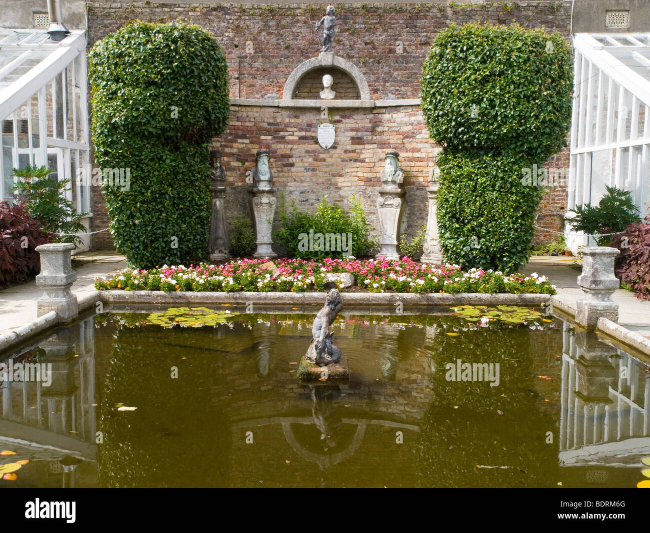 Al Powerscourt Estate House e giardini, vicino Enniskerry nella contea di Wicklow Irleand Foto Stock
