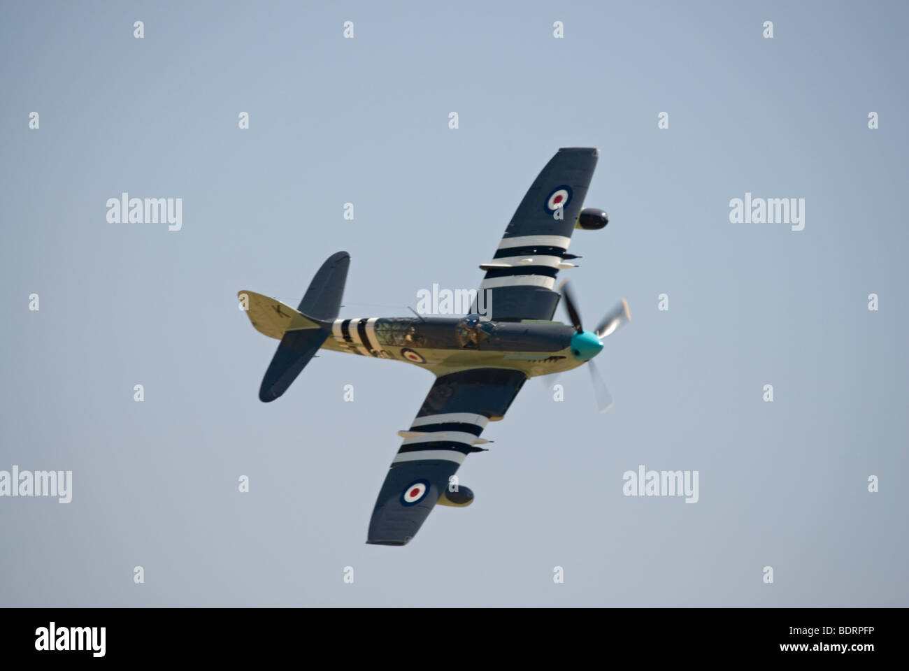 Un Fairey Firefly vola ad un air show. Foto Stock